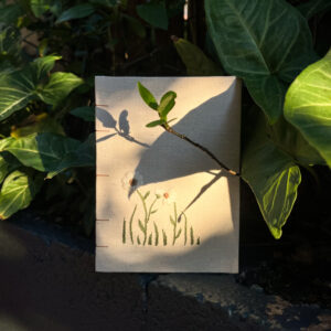 "Field of Daisy" | A6 handmade journal